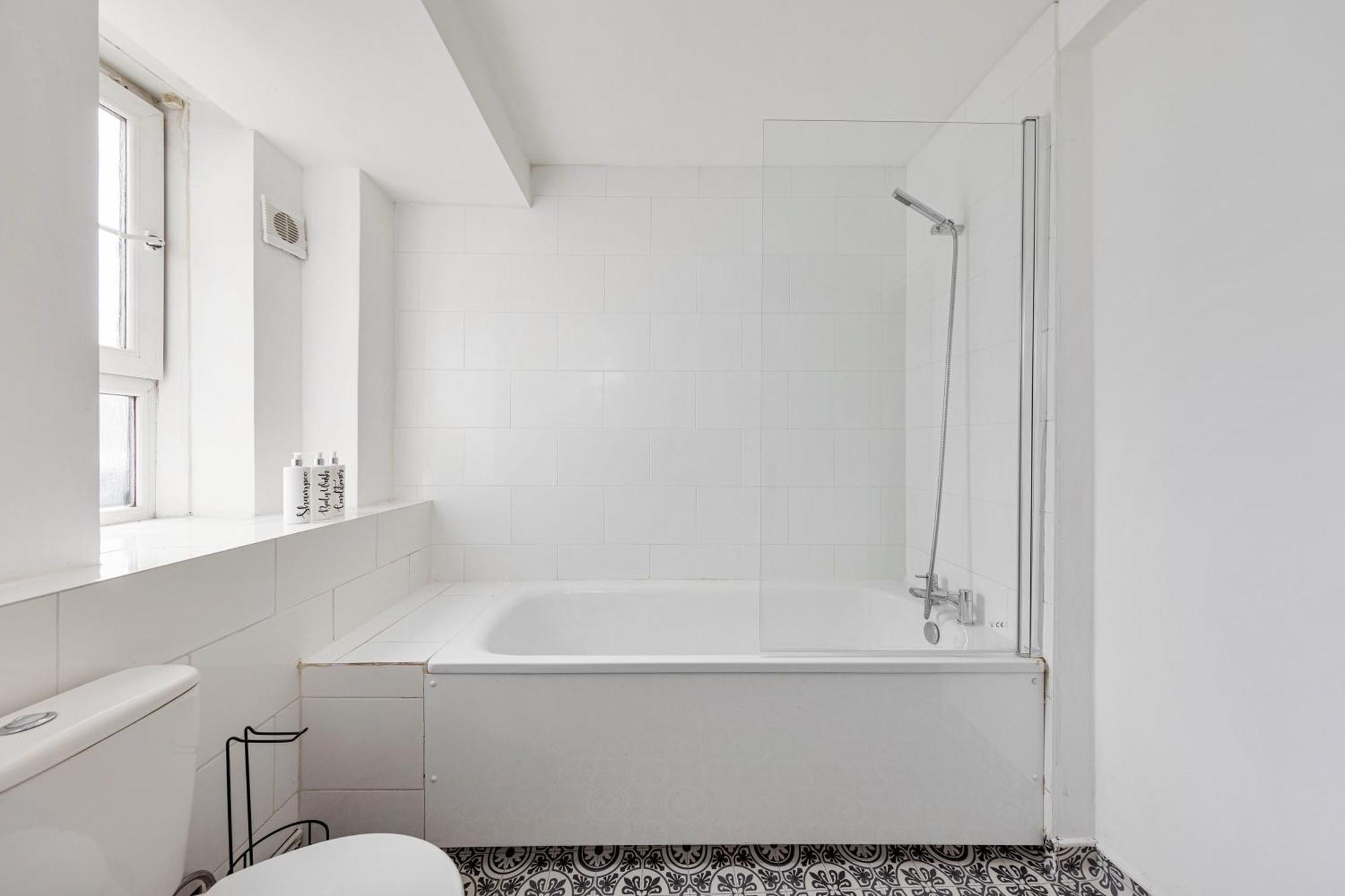 Sleek Shoreditch Hideout - 2 Bed Gem With Balcony In Central 伦敦 外观 照片